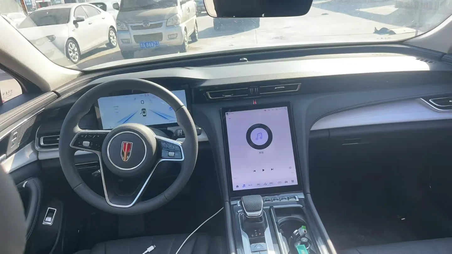 2025 HongQi H5 1.5T 169HP L4 1DHT Hybrid,autocango,china used car exporter,china ev exporter,chinese used car exporter,chinese used ev exporter