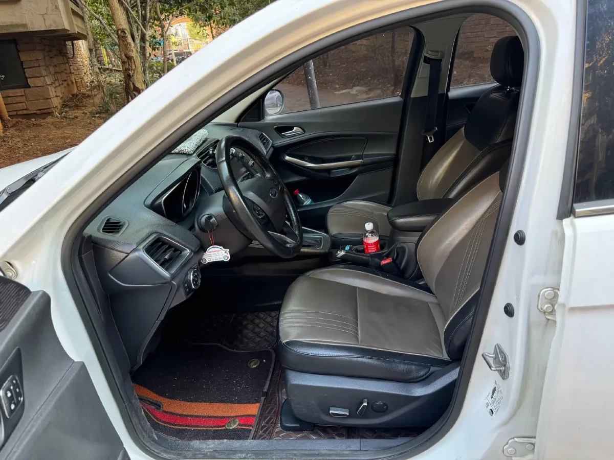 2019 Ford Escort 1.0T 128HP L3 6AT,autocango,china used car exporter,china ev exporter,chinese used car exporter,chinese used ev exporter