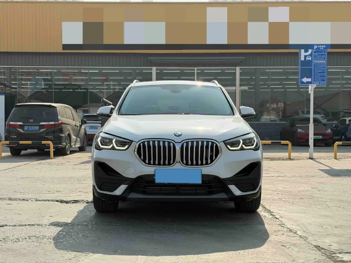 2022 BMW X1 2.0T 192HP L4 7DCT,autocango,china used car exporter,china ev exporter,chinese used car exporter,chinese used ev exporter