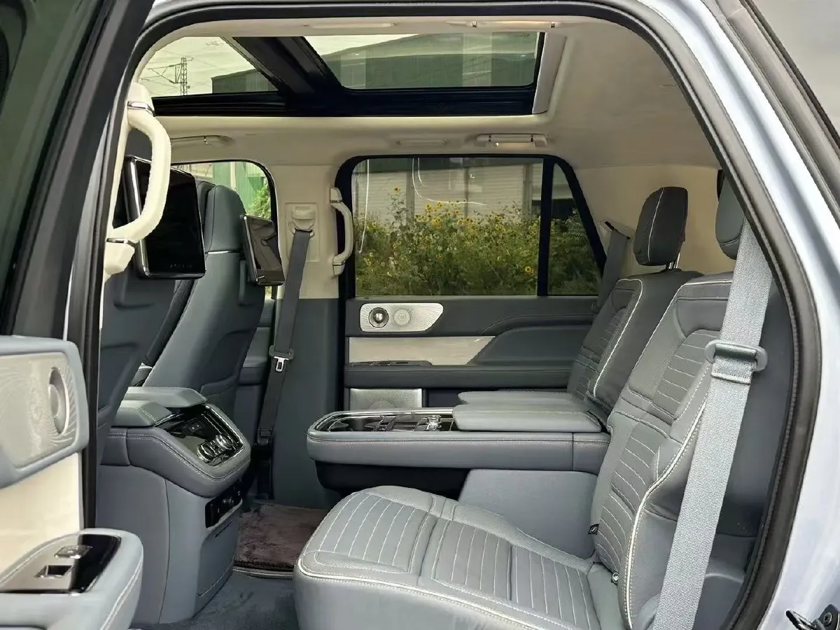 2020 Lincoln Navigator 3.5T 388HP V6 10AT,autocango,china used car exporter,china ev exporter,chinese used car exporter,chinese used ev exporter