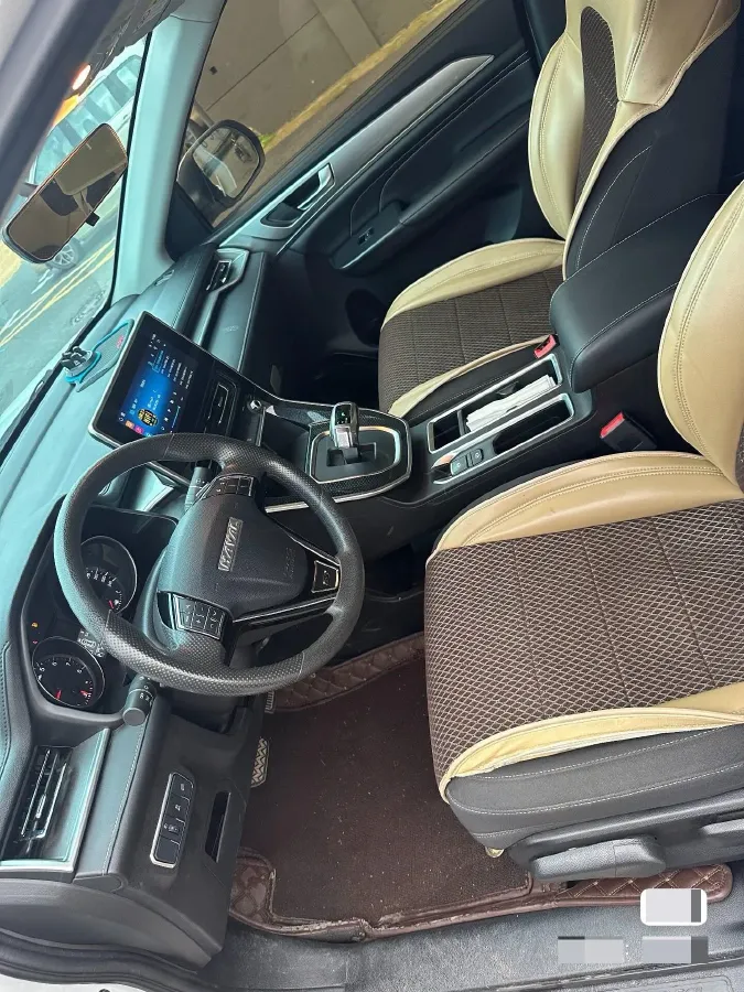 2021 Haval M6 1.5T 150HP L4 7DCT,autocango,china used car exporter,china ev exporter,chinese used car exporter,chinese used ev exporter