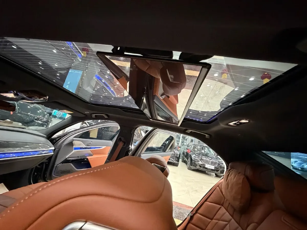 2023 BMW 7 Series 3.0T 381HP L6 8AT,autocango,china used car exporter,china ev exporter,chinese used car exporter,chinese used ev exporter