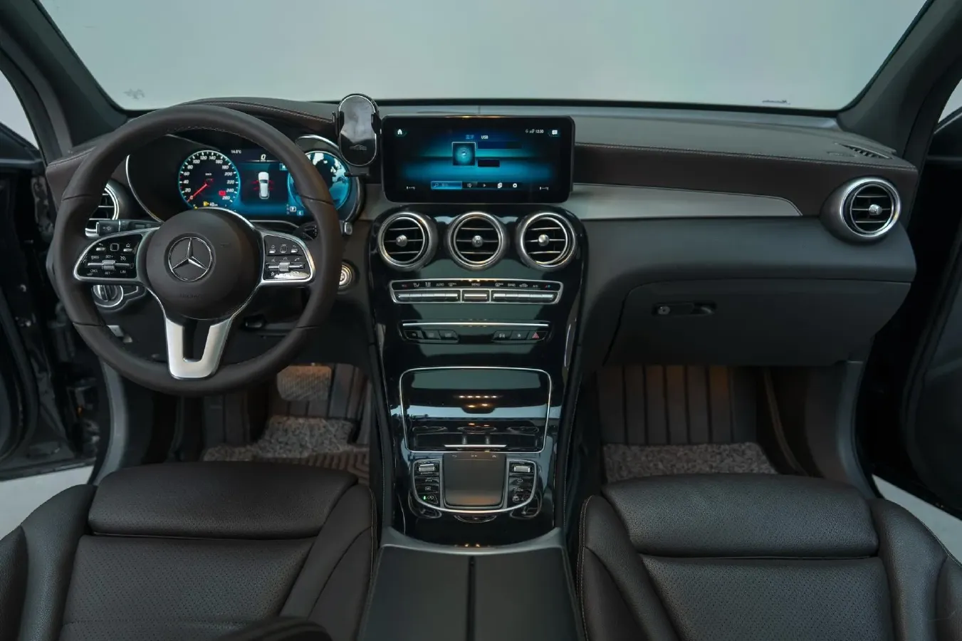 2021 Mercedes-Benz GLC Class 2.0T 197HP L4 9AT,autocango,china used car exporter,china ev exporter,chinese used car exporter,chinese used ev exporter