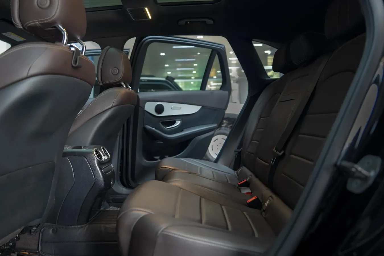 2021 Mercedes-Benz GLC Class 2.0T 197HP L4 9AT,autocango,china used car exporter,china ev exporter,chinese used car exporter,chinese used ev exporter