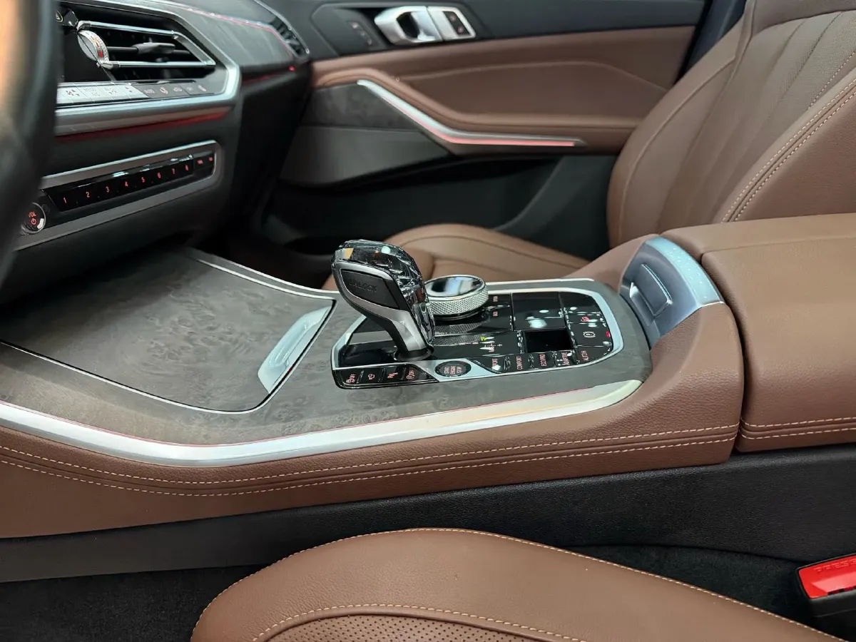 2020 BMW X5 3.0T 340HP L6 8AT,autocango,china used car exporter,china ev exporter,chinese used car exporter,chinese used ev exporter