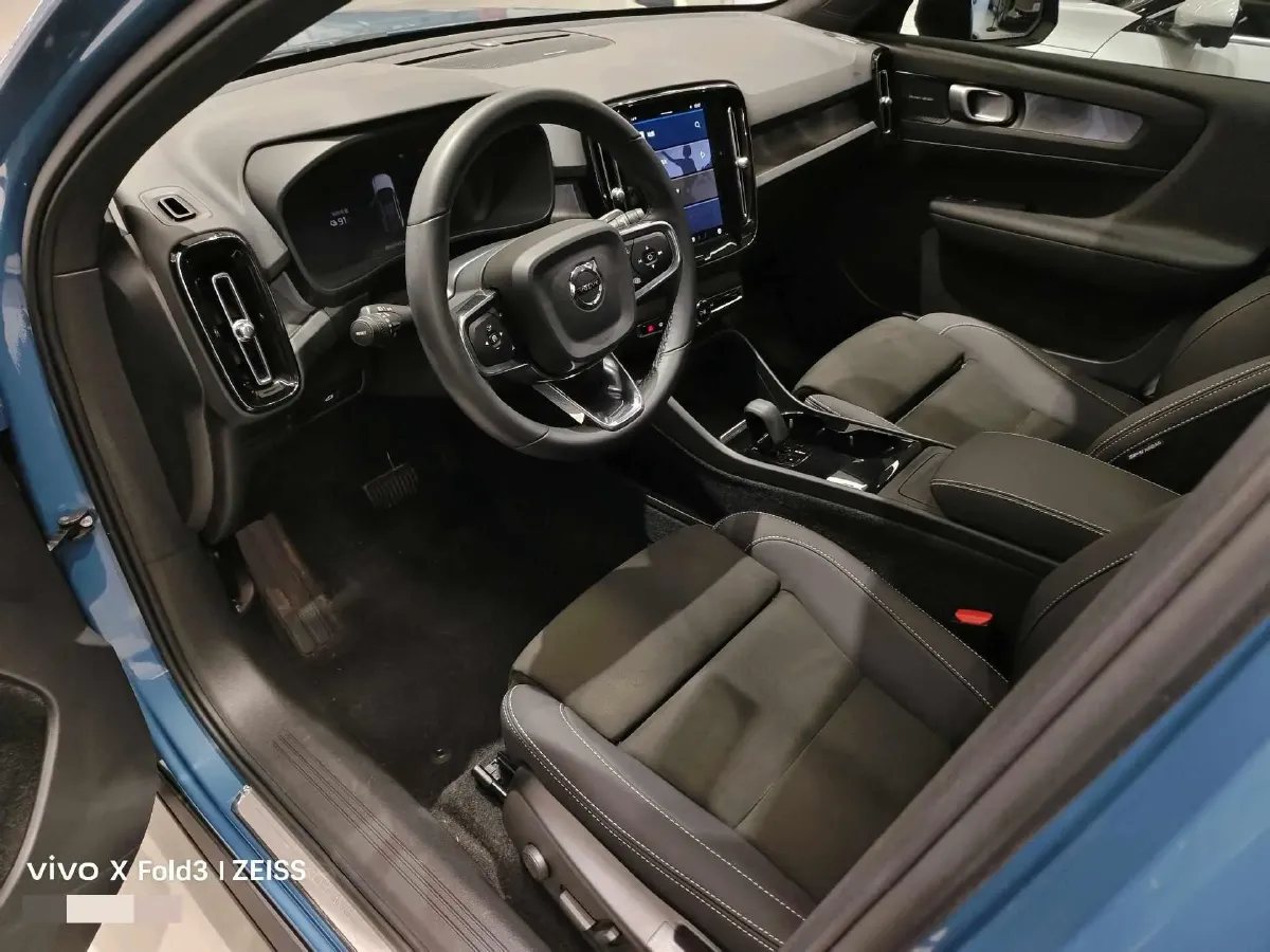 2024 Volvo C40 BEV 73KWH,autocango,china used car exporter,china ev exporter,chinese used car exporter,chinese used ev exporter