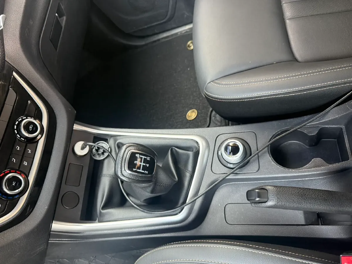 2024 Isuzu Jim 2.8T 120HP L4 5MT,autocango,china used car exporter,china ev exporter,chinese used car exporter,chinese used ev exporter