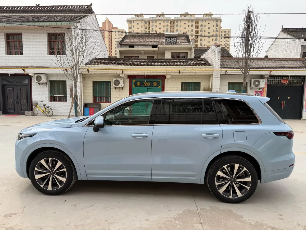 2020 Li ONE Range Extended 131HP REEV 40.5KWH,autocango,china used car exporter,china ev exporter,chinese used car exporter,chinese used ev exporter