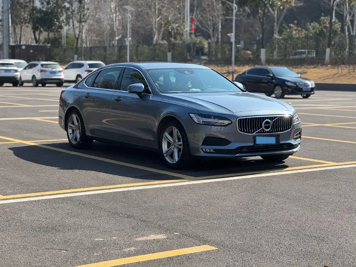 2018 Volvo S90 2.0T 190HP L4 8AT,autocango,china used car exporter,china ev exporter,chinese used car exporter,chinese used ev exporter