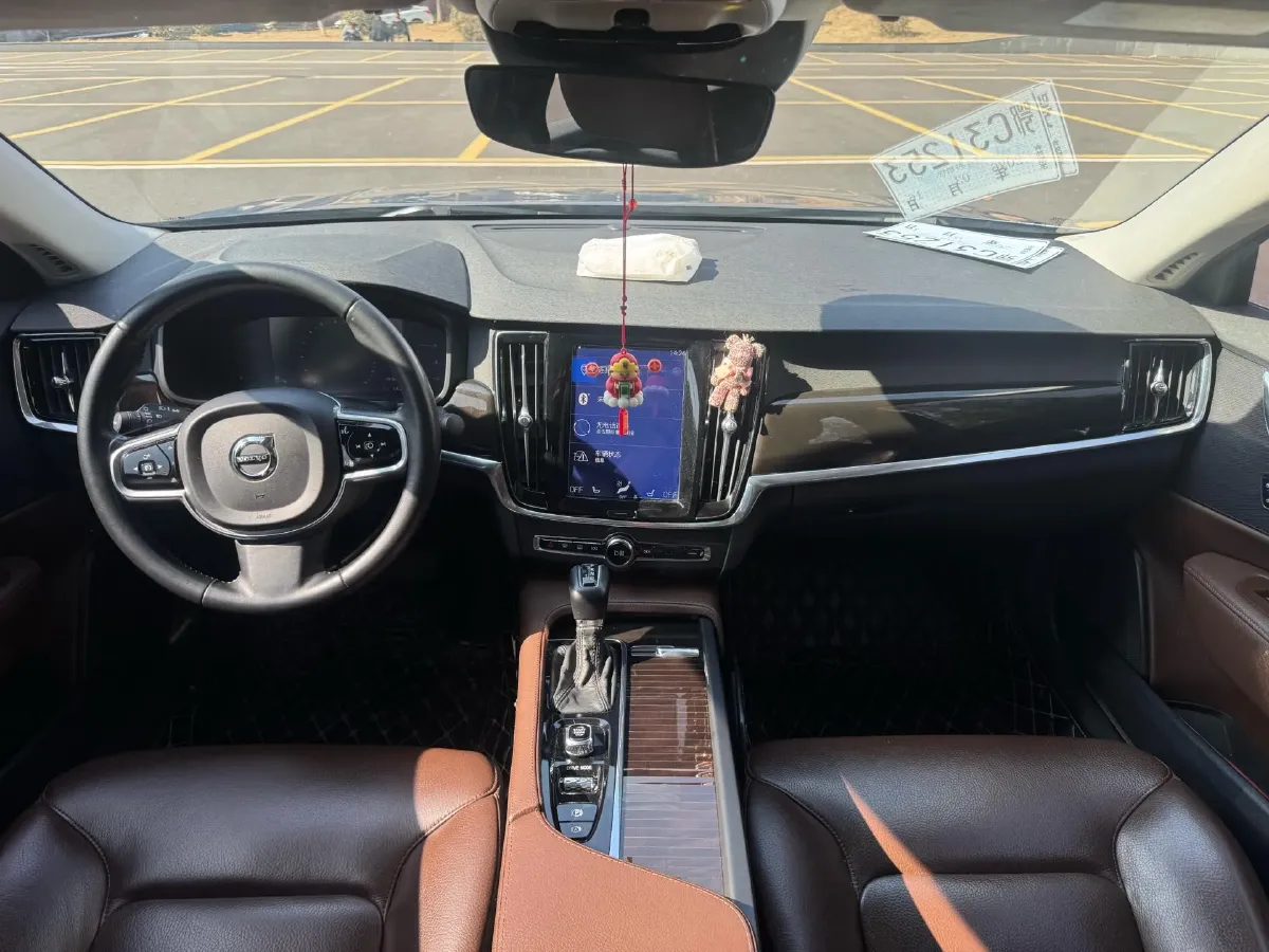 2018 Volvo S90 2.0T 190HP L4 8AT,autocango,china used car exporter,china ev exporter,chinese used car exporter,chinese used ev exporter