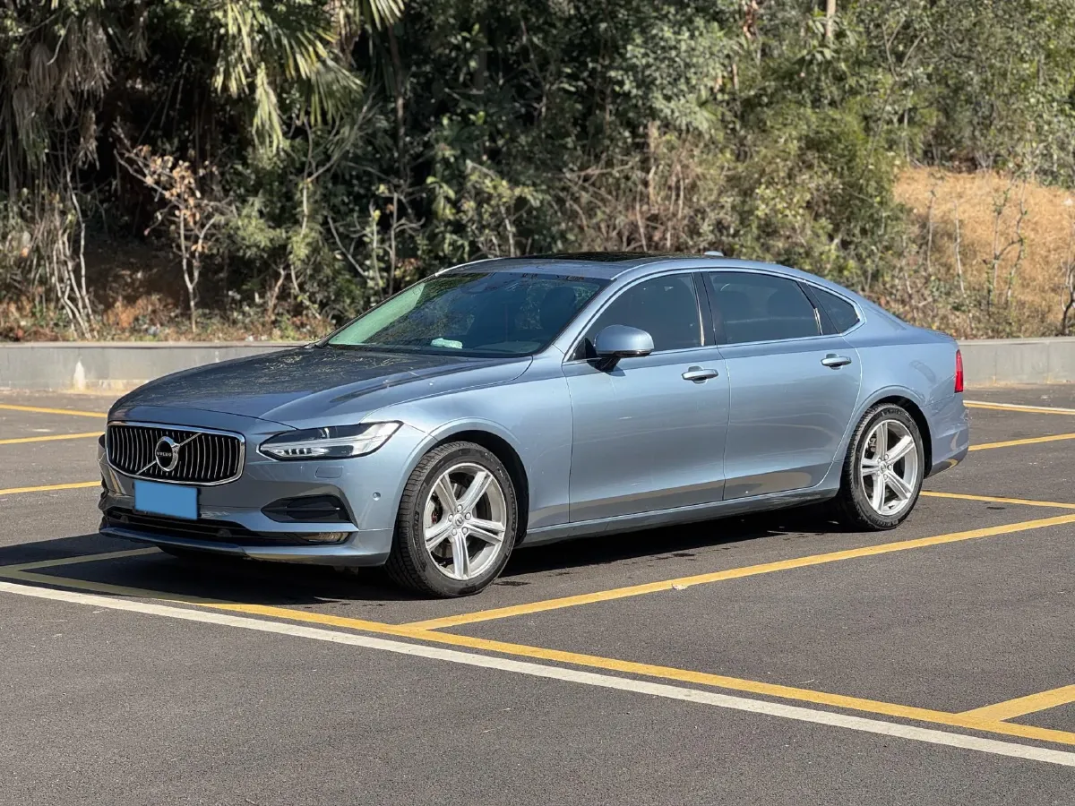 2018 Volvo S90 2.0T 190HP L4 8AT,autocango,china used car exporter,china ev exporter,chinese used car exporter,chinese used ev exporter