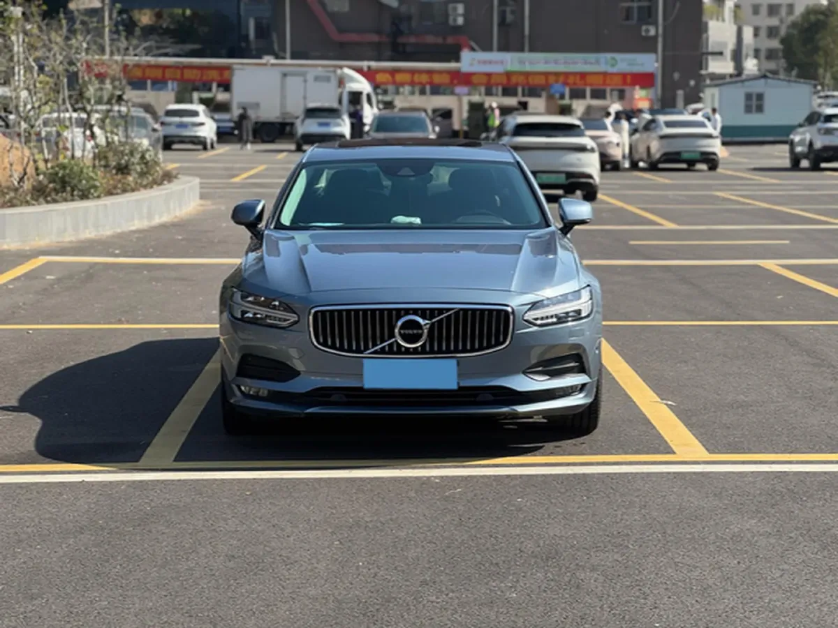 2018 Volvo S90 2.0T 190HP L4 8AT,autocango,china used car exporter,china ev exporter,chinese used car exporter,chinese used ev exporter