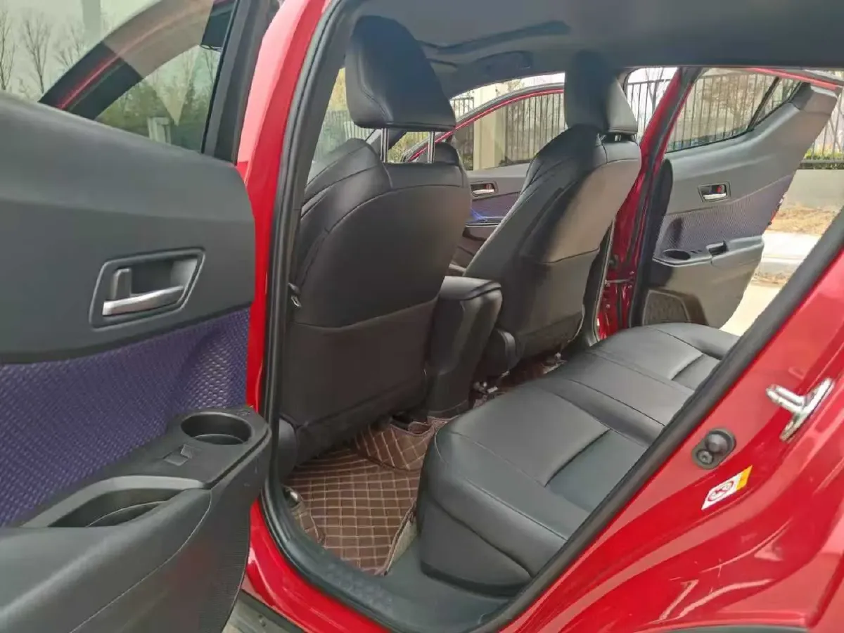 2020 Toyota C-HR 2.0L 171HP L4 CVT,autocango,china used car exporter,china ev exporter,chinese used car exporter,chinese used ev exporter