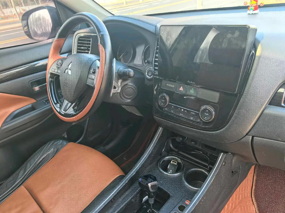 2018 Mitsubishi Outlander 2.4L 192HP L4 CVT,autocango,china used car exporter,china ev exporter,chinese used car exporter,chinese used ev exporter