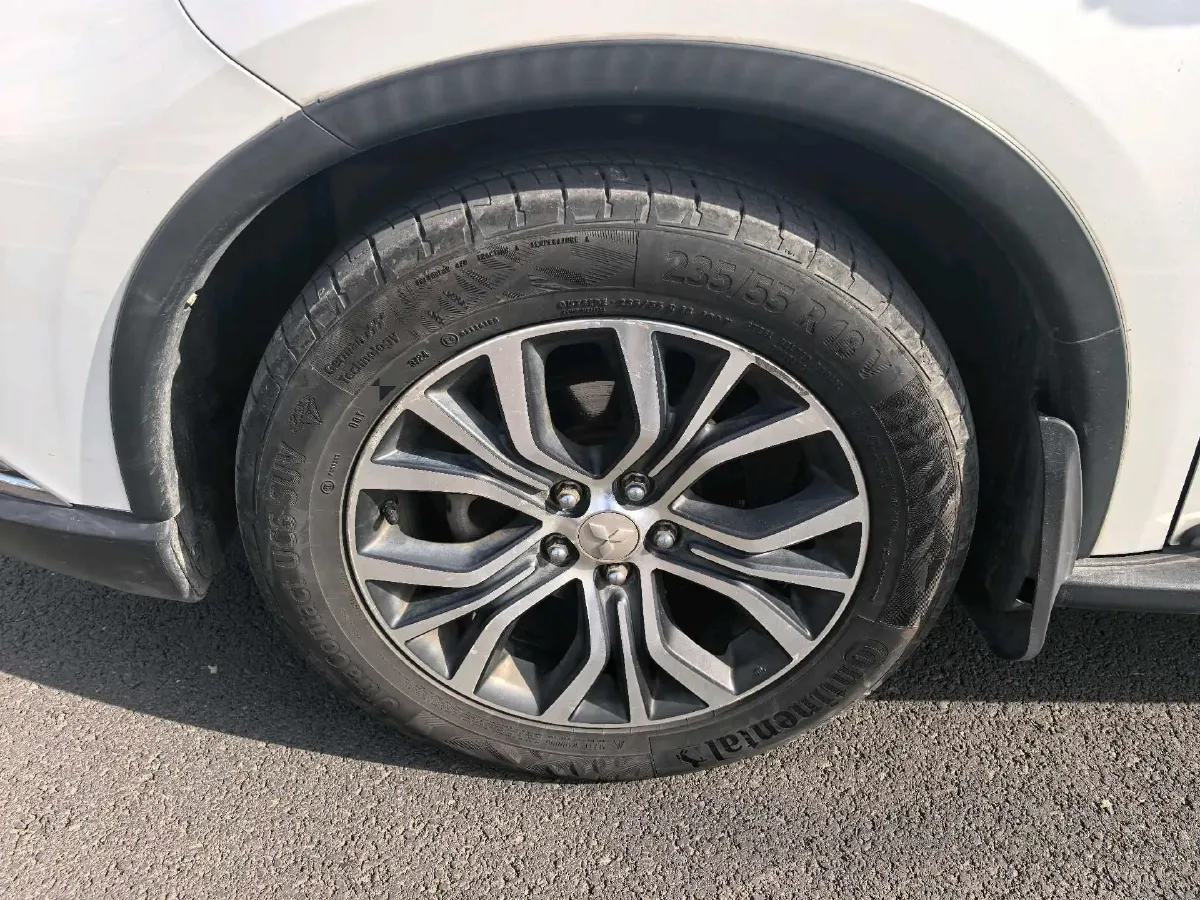 2018 Mitsubishi Outlander 2.4L 192HP L4 CVT,autocango,china used car exporter,china ev exporter,chinese used car exporter,chinese used ev exporter