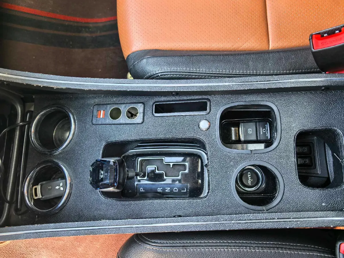 2018 Mitsubishi Outlander 2.4L 192HP L4 CVT,autocango,china used car exporter,china ev exporter,chinese used car exporter,chinese used ev exporter