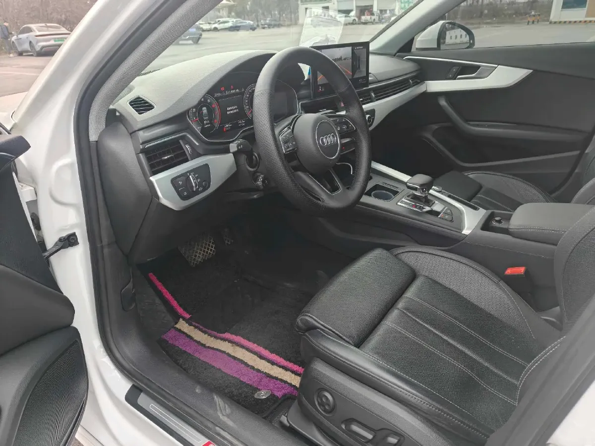 2022 Audi A4L 2.0T 190HP L4 7DCT,autocango,china used car exporter,china ev exporter,chinese used car exporter,chinese used ev exporter