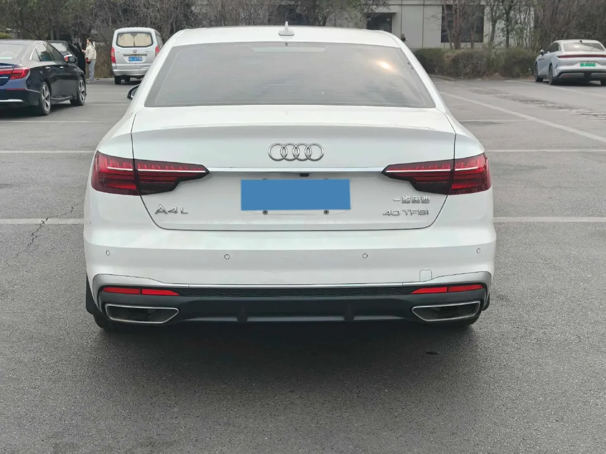 2022 Audi A4L 2.0T 190HP L4 7DCT,autocango,china used car exporter,china ev exporter,chinese used car exporter,chinese used ev exporter