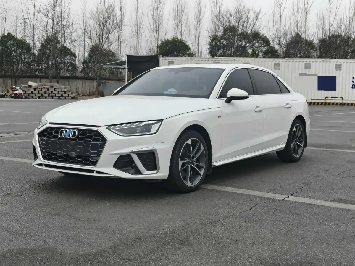 2022 Audi A4L 2.0T 190HP L4 7DCT,autocango,china used car exporter,china ev exporter,chinese used car exporter,chinese used ev exporter