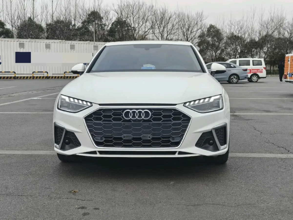 2022 Audi A4L 2.0T 190HP L4 7DCT,autocango,china used car exporter,china ev exporter,chinese used car exporter,chinese used ev exporter