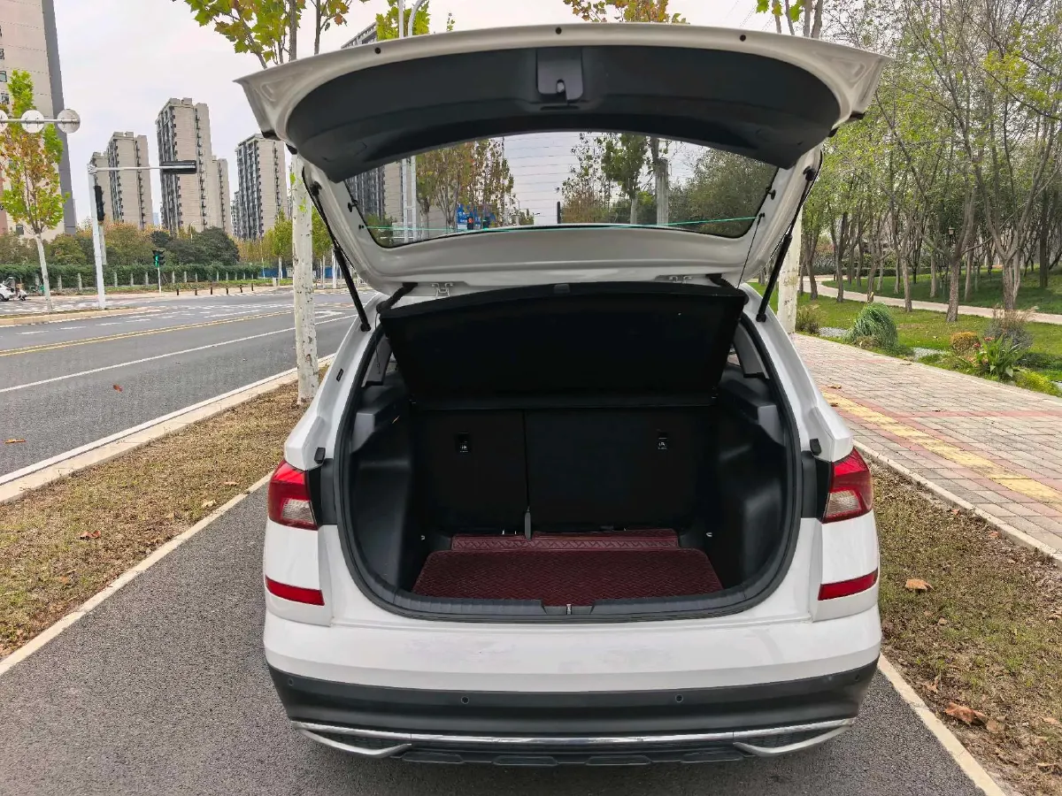2021 Skoda Kamiq 1.5L 112HP L4 6AT,autocango,china used car exporter,china ev exporter,chinese used car exporter,chinese used ev exporter