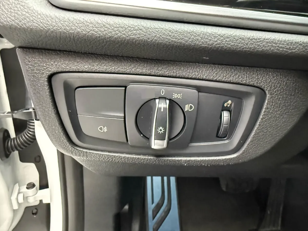 2022 BMW 1 Series 1.5T 140HP L3 7DCT,autocango,china used car exporter,china ev exporter,chinese used car exporter,chinese used ev exporter