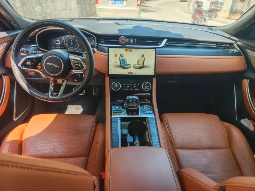 2023 Jaguar XFL 2.0T 300HP L4 8AT,autocango,china used car exporter,china ev exporter,chinese used car exporter,chinese used ev exporter