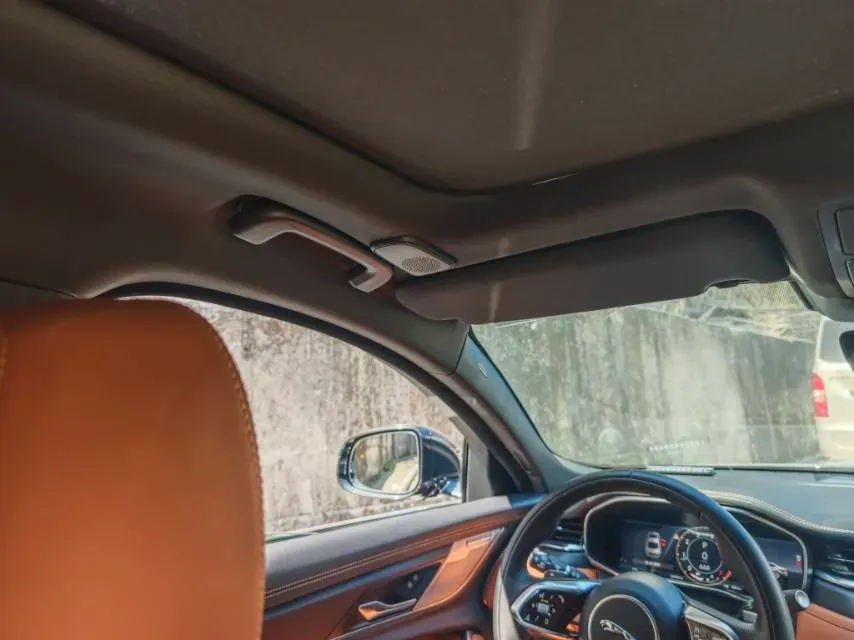 2023 Jaguar XFL 2.0T 300HP L4 8AT,autocango,china used car exporter,china ev exporter,chinese used car exporter,chinese used ev exporter