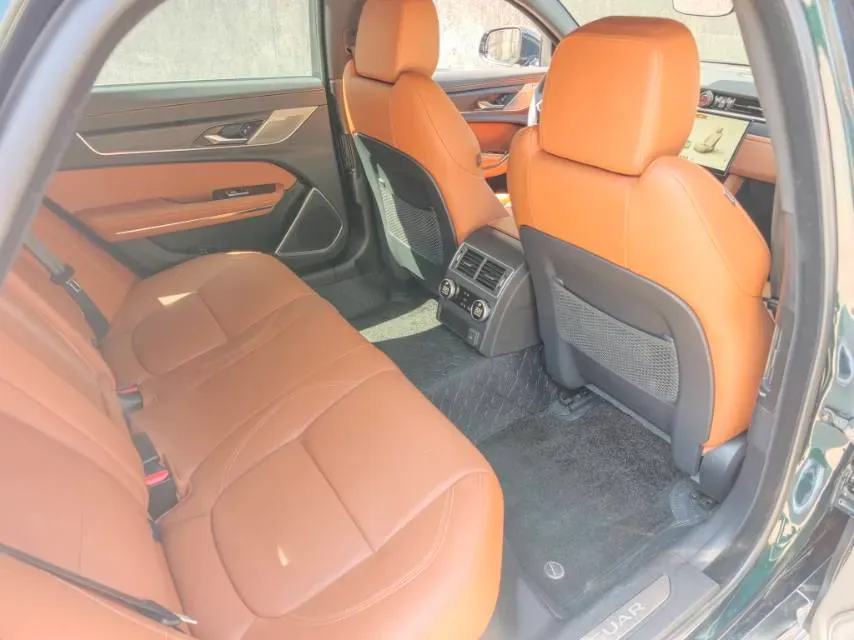 2023 Jaguar XFL 2.0T 300HP L4 8AT,autocango,china used car exporter,china ev exporter,chinese used car exporter,chinese used ev exporter