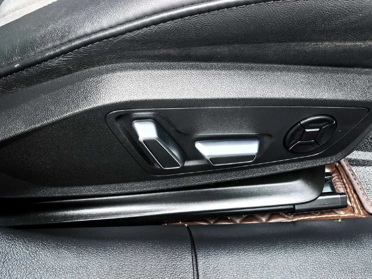 2023 Audi A6L 2.0T 245HP L4 7DCT,autocango,china used car exporter,china ev exporter,chinese used car exporter,chinese used ev exporter