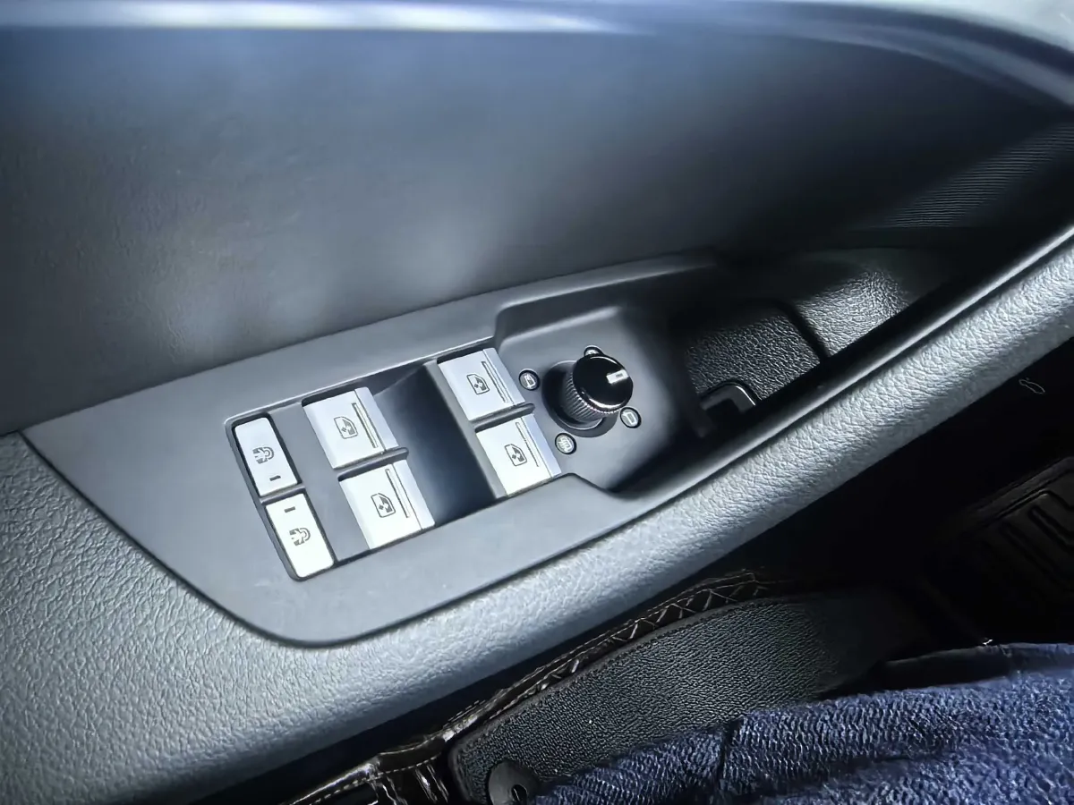 2023 Audi A6L 2.0T 245HP L4 7DCT,autocango,china used car exporter,china ev exporter,chinese used car exporter,chinese used ev exporter