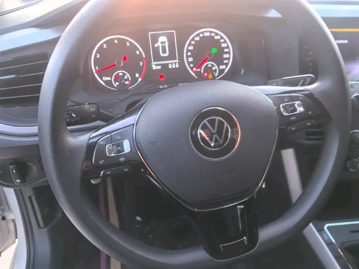 2023 Volkswagen Polo 1.5L 113HP L4 6AT,autocango,china used car exporter,china ev exporter,chinese used car exporter,chinese used ev exporter