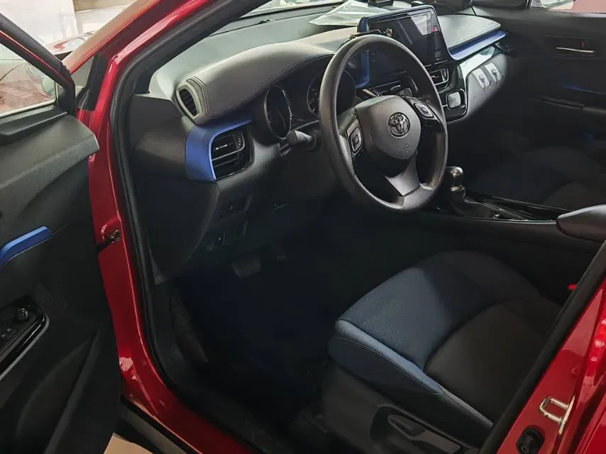 2018 Toyota C-HR 2.0L 171HP L4 CVT,autocango,china used car exporter,china ev exporter,chinese used car exporter,chinese used ev exporter