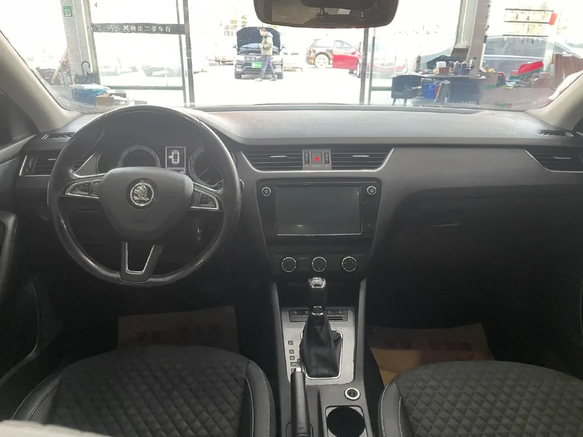 2018 Skoda Octavia 1.2T 116HP L4 7DCT,autocango,china used car exporter,china ev exporter,chinese used car exporter,chinese used ev exporter