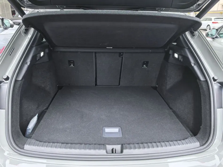 2024 Audi Q4 e-tron BEV 84.8KWH,autocango,china used car exporter,china ev exporter,chinese used car exporter,chinese used ev exporter