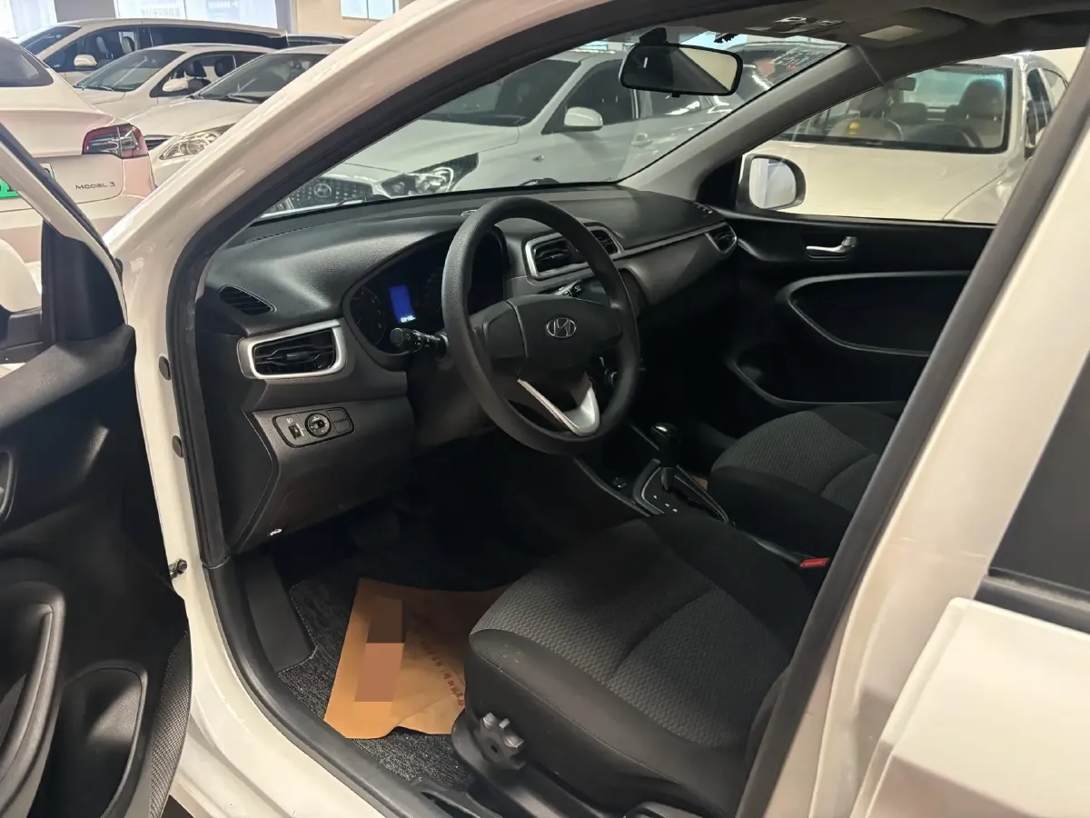 2017 Hyundai Reina 1.4L 95HP L4 4AT,autocango,china used car exporter,china ev exporter,chinese used car exporter,chinese used ev exporter