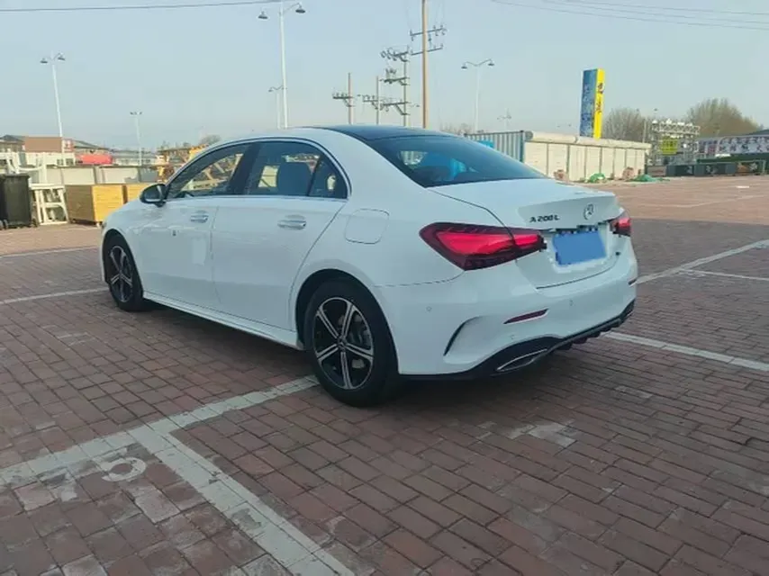 2024 Mercedes-Benz A Class 1.3T 163HP L4 7DCT,autocango,china used car exporter,china ev exporter,chinese used car exporter,chinese used ev exporter