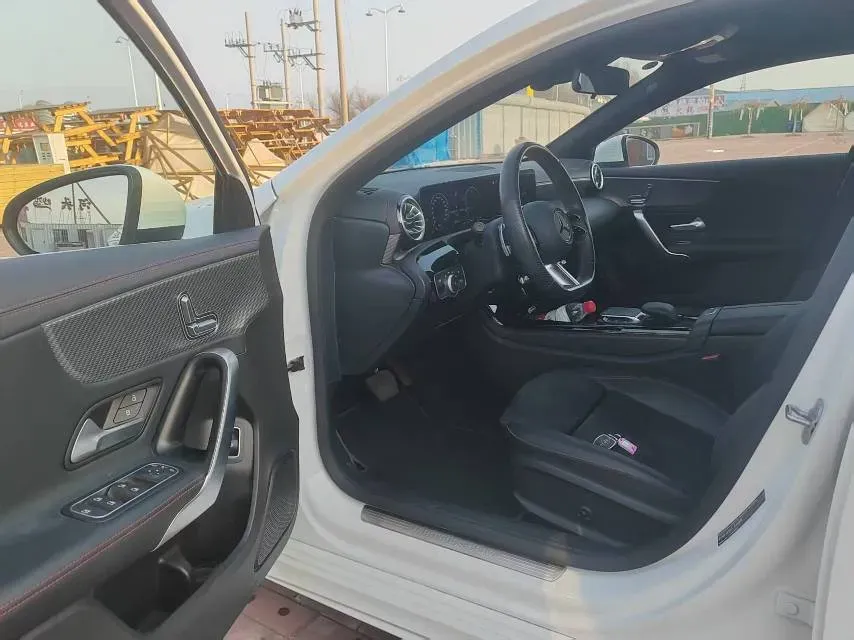 2024 Mercedes-Benz A Class 1.3T 163HP L4 7DCT,autocango,china used car exporter,china ev exporter,chinese used car exporter,chinese used ev exporter