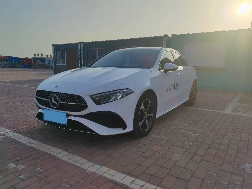2024 Mercedes-Benz A Class 1.3T 163HP L4 7DCT,autocango,china used car exporter,china ev exporter,chinese used car exporter,chinese used ev exporter