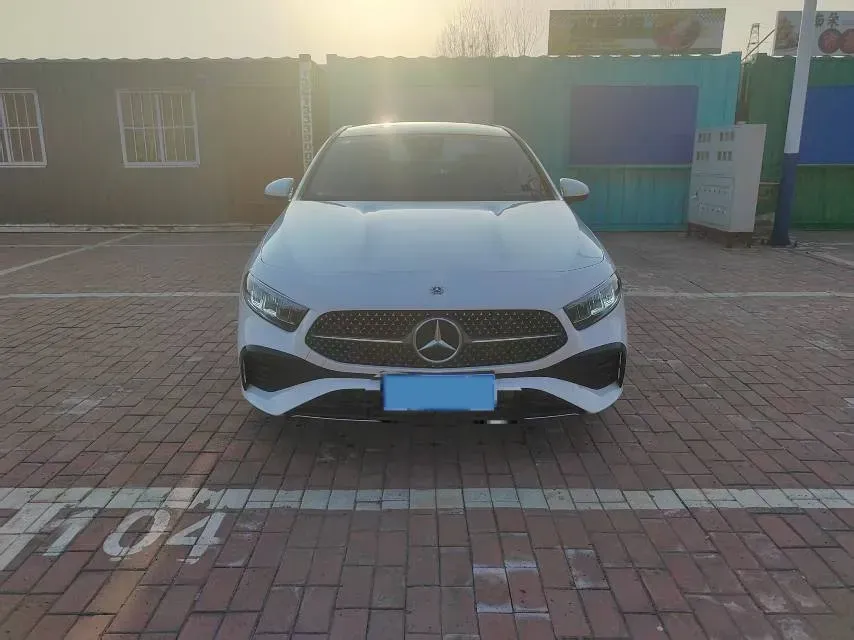 2024 Mercedes-Benz A Class 1.3T 163HP L4 7DCT,autocango,china used car exporter,china ev exporter,chinese used car exporter,chinese used ev exporter