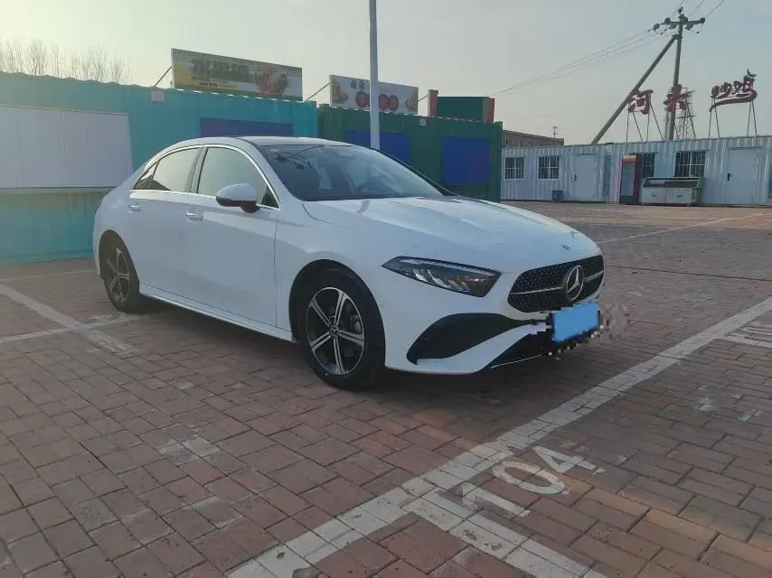 2024 Mercedes-Benz A Class 1.3T 163HP L4 7DCT,autocango,china used car exporter,china ev exporter,chinese used car exporter,chinese used ev exporter