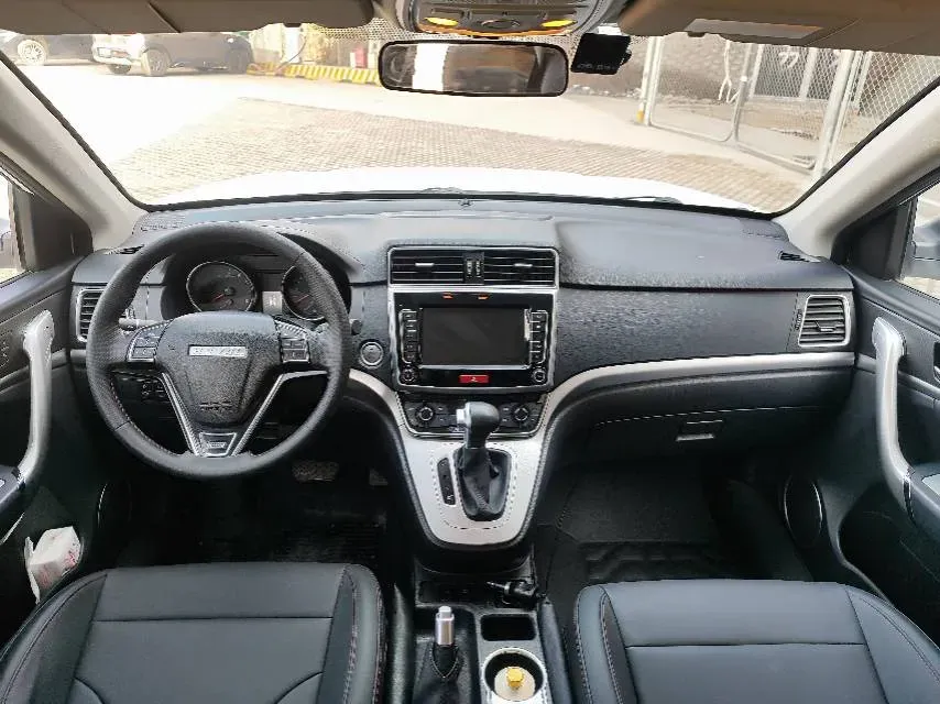 2019 Haval M6 1.5T 150HP L4 7DCT,autocango,china used car exporter,china ev exporter,chinese used car exporter,chinese used ev exporter