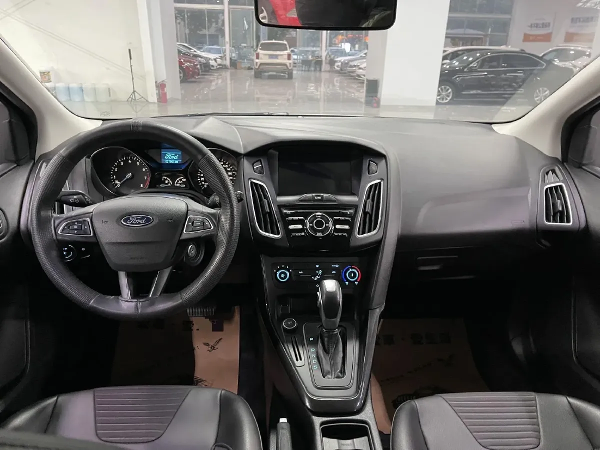 2018 Ford Focus 1.6L 125HP L4 6DCT,autocango,china used car exporter,china ev exporter,chinese used car exporter,chinese used ev exporter