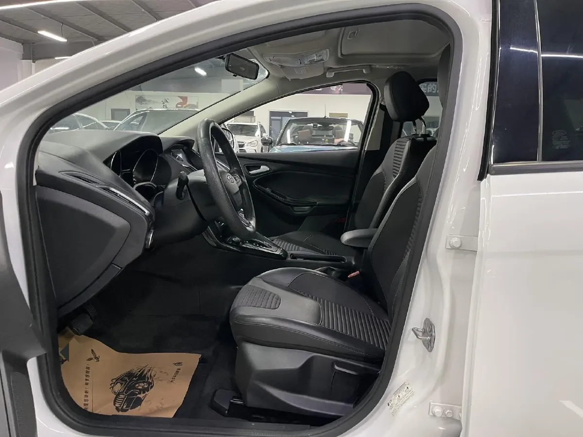 2018 Ford Focus 1.6L 125HP L4 6DCT,autocango,china used car exporter,china ev exporter,chinese used car exporter,chinese used ev exporter