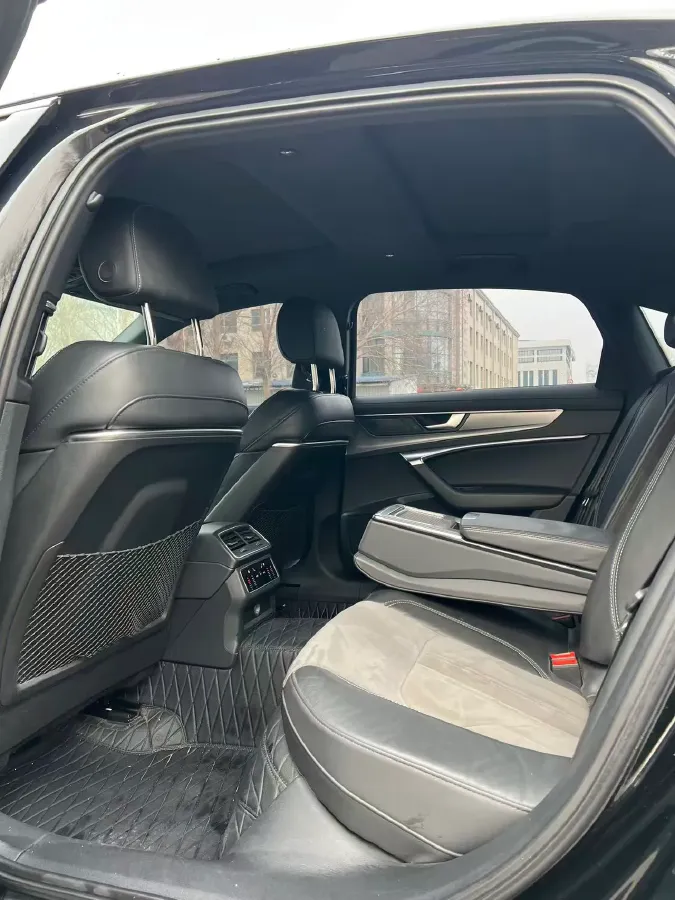 2020 Audi A6L 2.0T 224HP L4 7DCT,autocango,china used car exporter,china ev exporter,chinese used car exporter,chinese used ev exporter