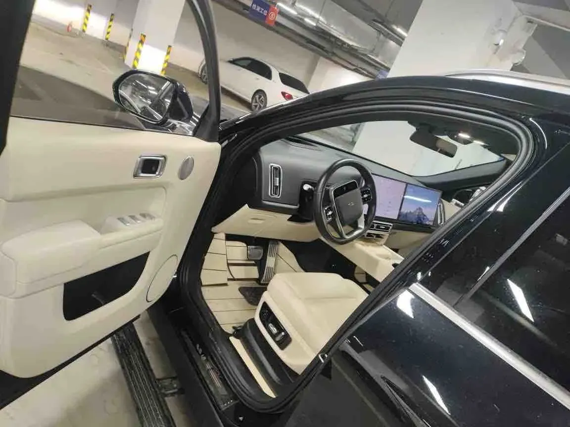 2023 Li L8 Range Extended 154HP REEV 40.9KWH,autocango,china used car exporter,china ev exporter,chinese used car exporter,chinese used ev exporter