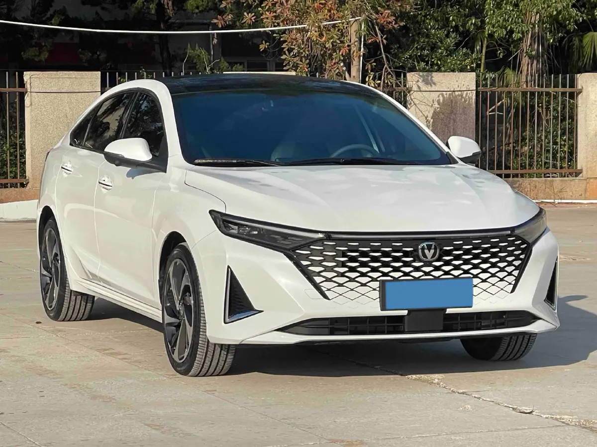 2024 ChangAn Raeton Plus 1.5T 188HP L4 7DCT,autocango,china used car exporter,china ev exporter,chinese used car exporter,chinese used ev exporter