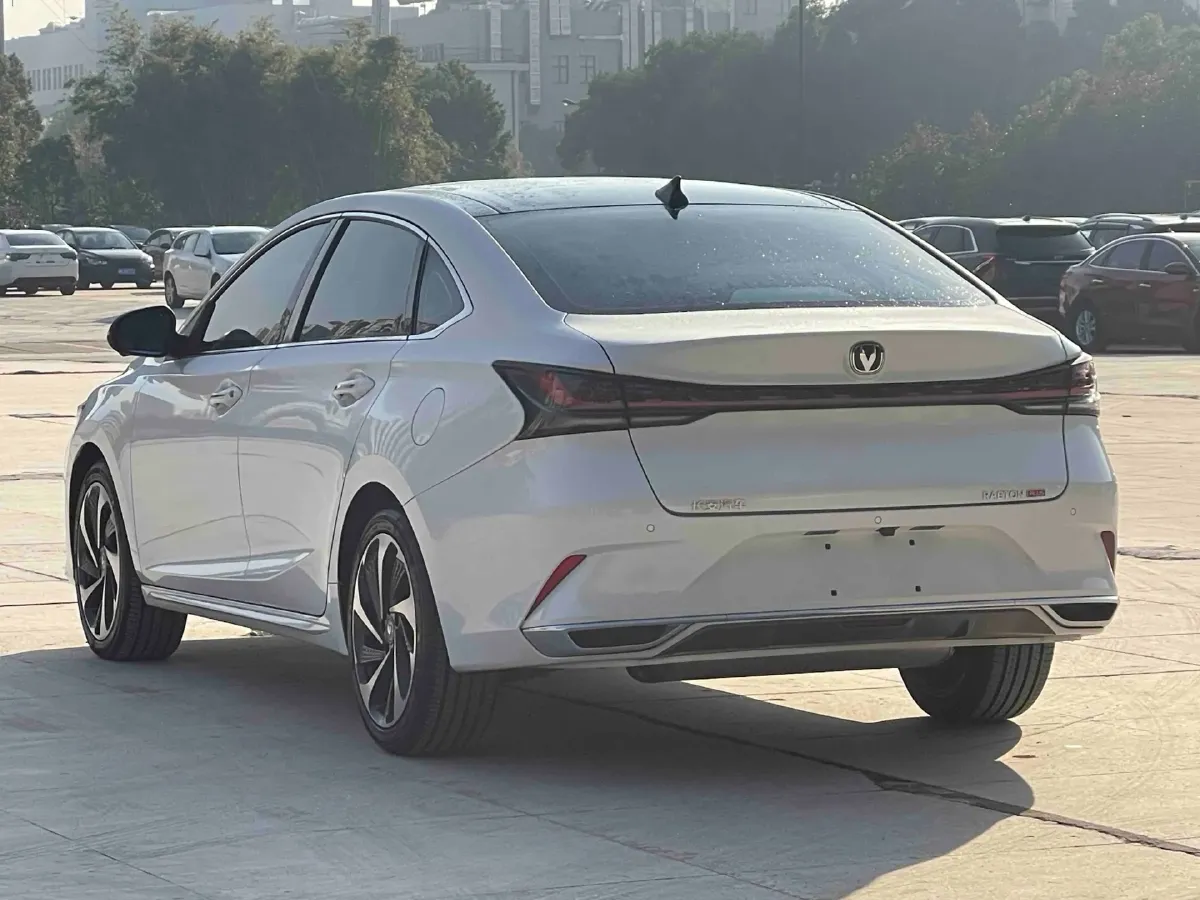 2024 ChangAn Raeton Plus 1.5T 188HP L4 7DCT,autocango,china used car exporter,china ev exporter,chinese used car exporter,chinese used ev exporter