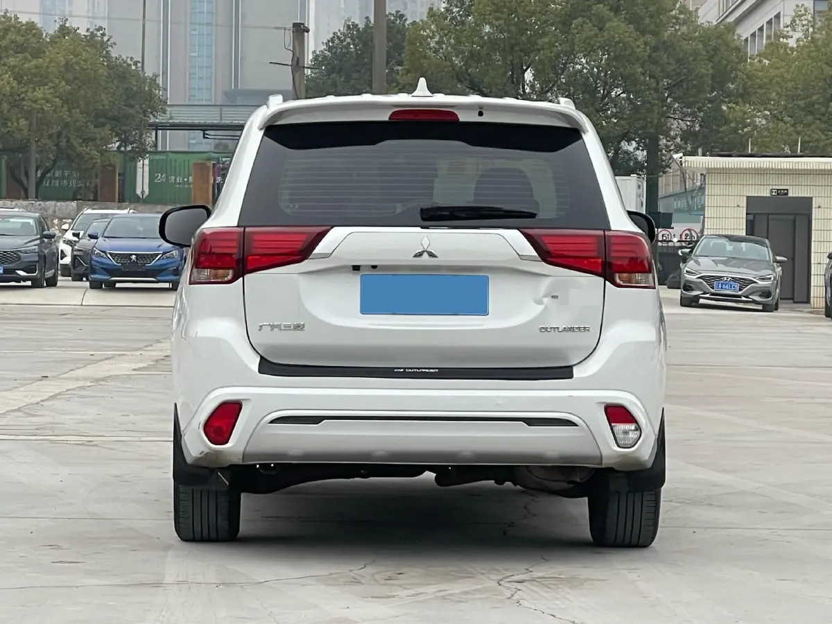 2021 Mitsubishi Outlander 2.0L 166HP L4 CVT,autocango,china used car exporter,china ev exporter,chinese used car exporter,chinese used ev exporter