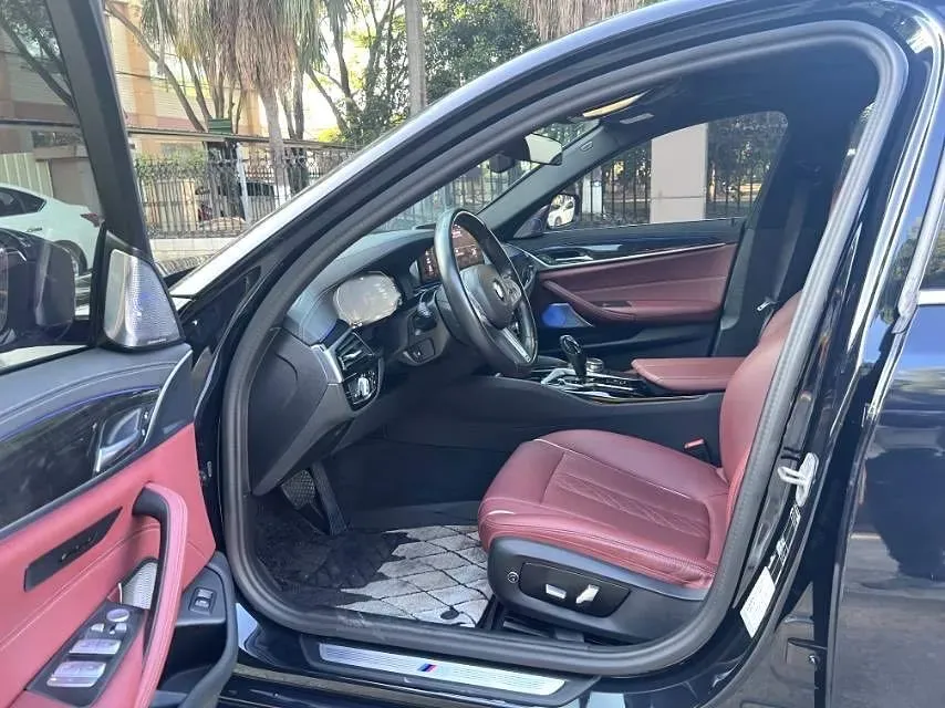 2022 BMW 5 Series 2.0T 184HP L4 8AT,autocango,china used car exporter,china ev exporter,chinese used car exporter,chinese used ev exporter